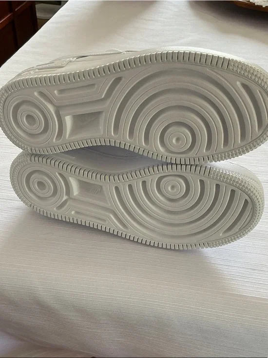 Nike Triple White Low-Top Leather Sneakers - Picture 5 of 6